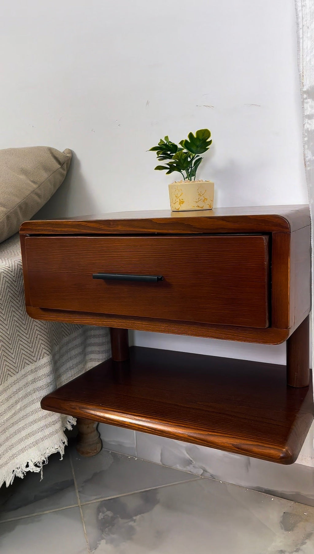 Table De Nuit Suspendue