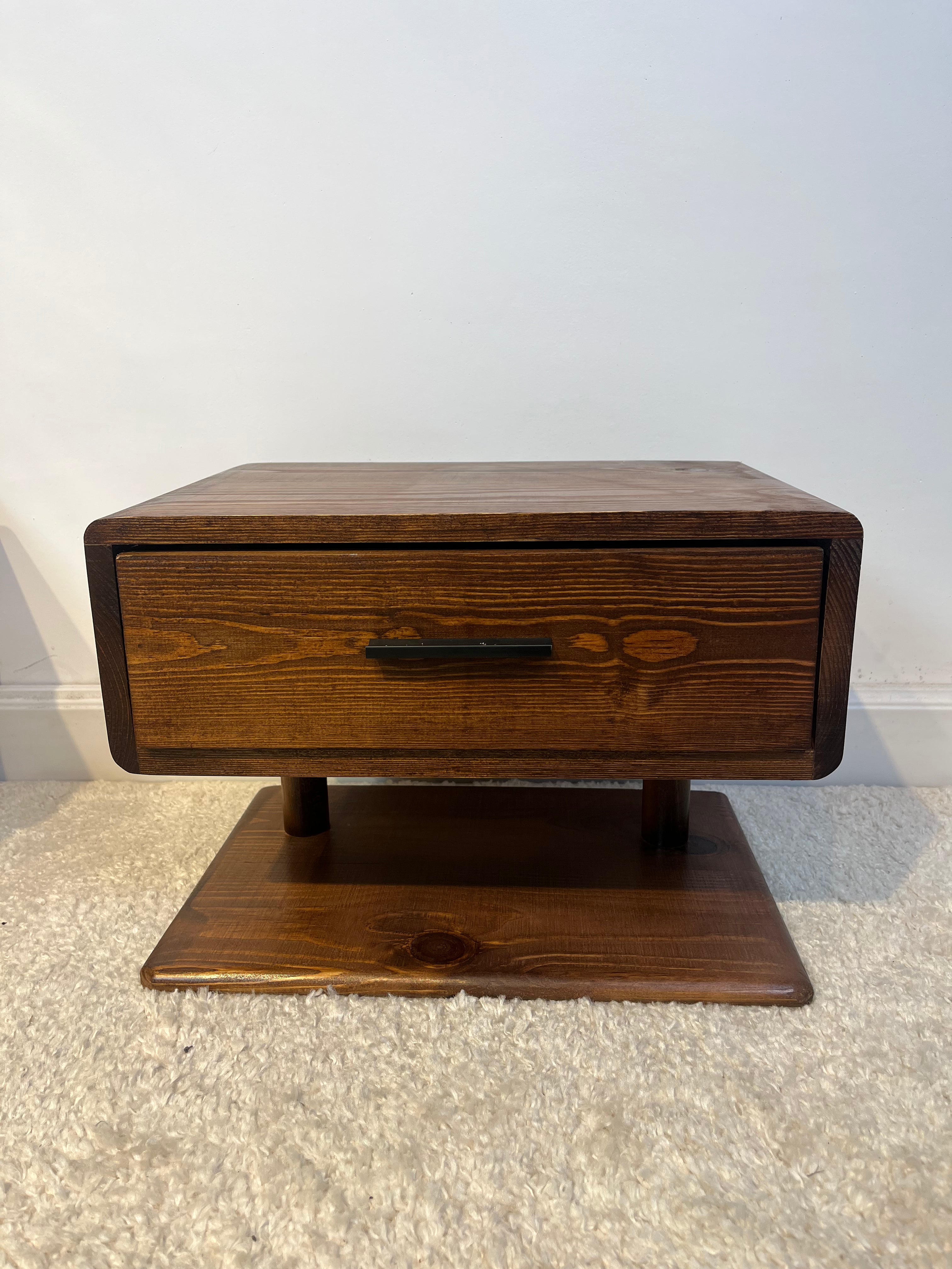 Table de Nuit Suspendue