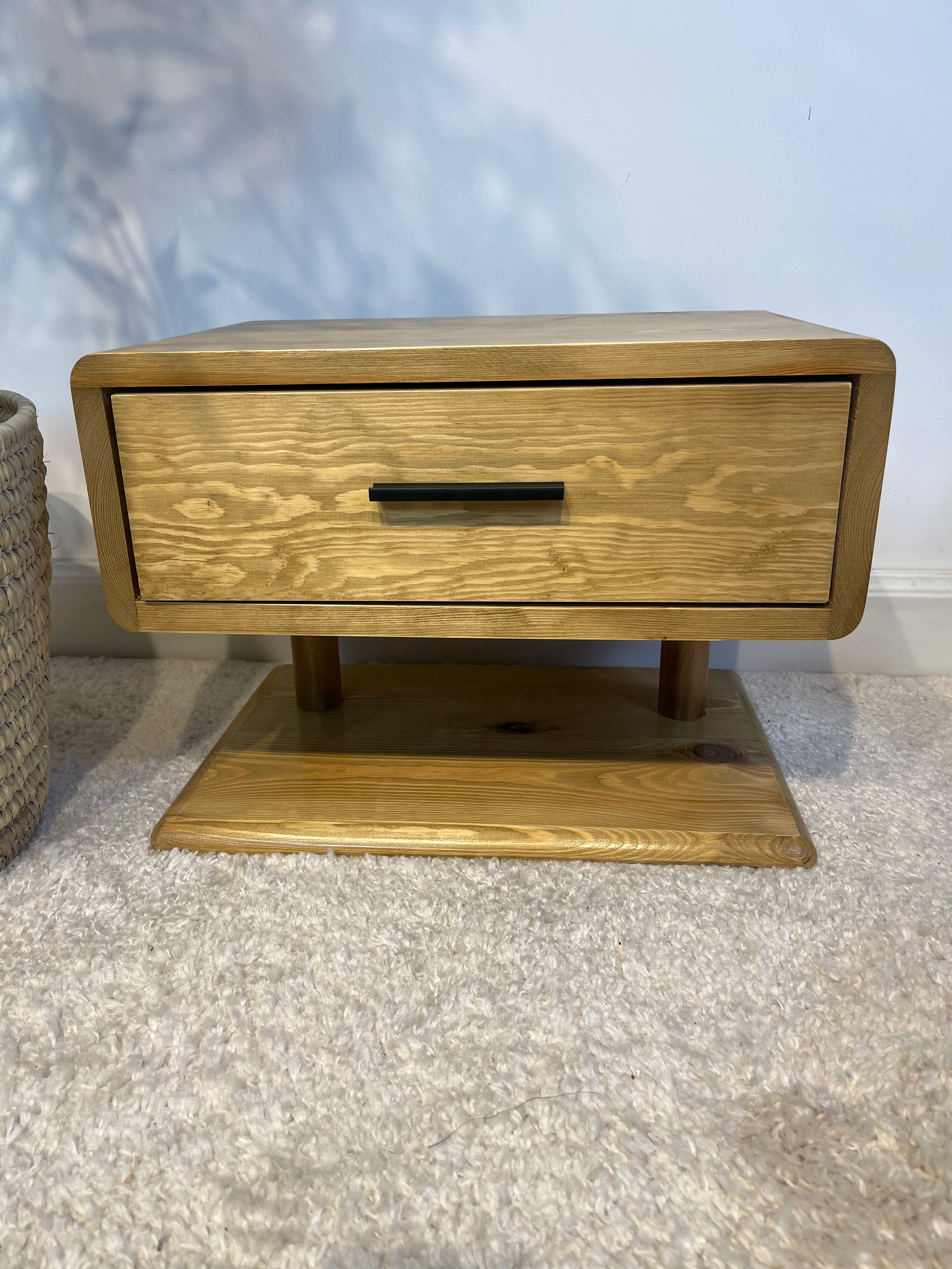 Table de Nuit Suspendue